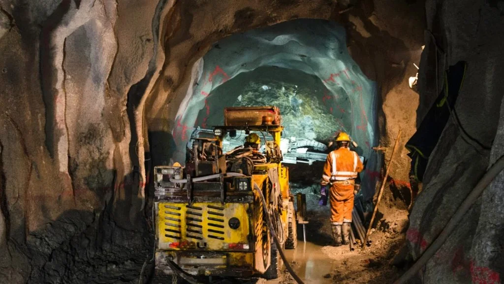 Zimbabweans slam government for turning a blind eye to Chinese miner’s violations Zimbabweans slam government for turning a blind eye to Chinese miner’s violations